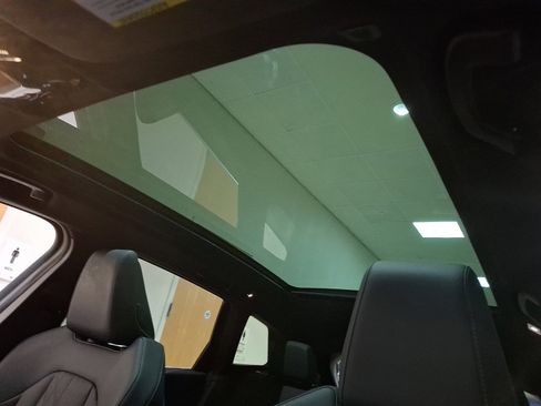 Used 2025 BMW X3 xDrive30i w/ Premium Package image 11