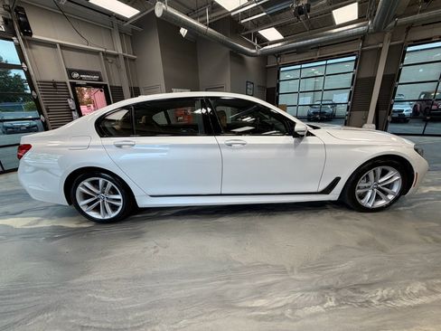 Used 2017 BMW 750i xDrive AWD/4WD image 31