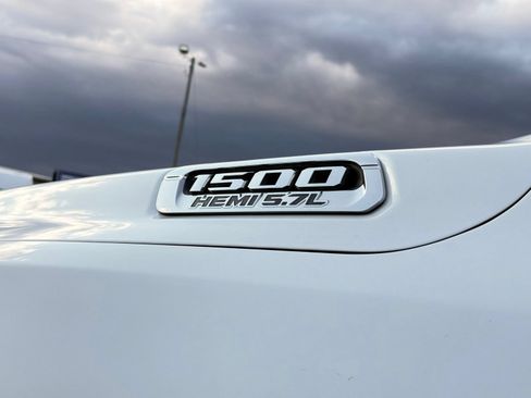Used 2019 RAM 1500 Limited RWD image 3