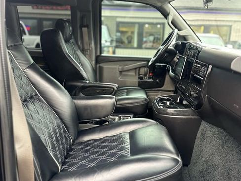 Used 2019 GMC Savana 2500 Conversion Van image 9