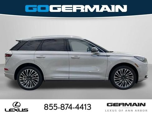 Used 2022 Lincoln Corsair Reserve w/ Equipment Group 201A AWD/4WD image 9
