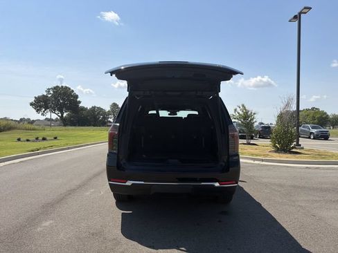 Used 2025 Chevrolet Tahoe LT RWD image 19