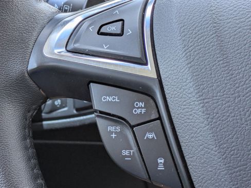 Used 2019 Ford Edge Titanium AWD/4WD image 24