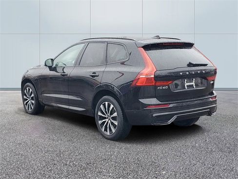 Used 2025 Volvo XC60 B5 Plus image 6