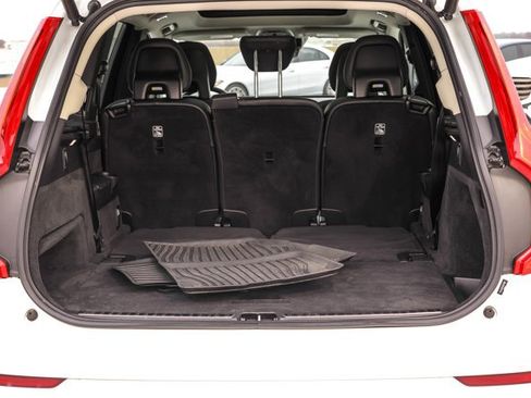 Used 2017 Volvo XC90 T6 Momentum w/ Momentum Plus Package image 28