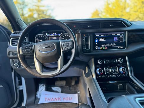 Used 2021 GMC Yukon Denali w/ Denali Premium Package image 14