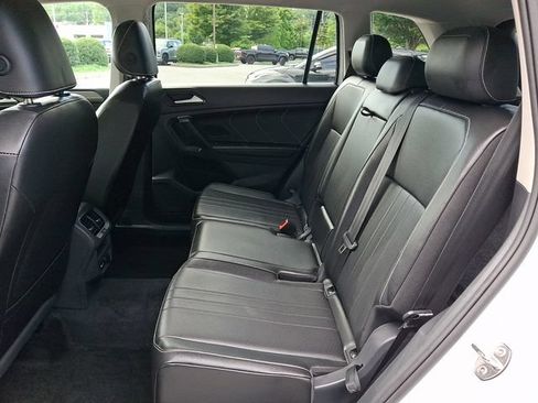 Used 2024 Volkswagen Tiguan SE AWD/4WD image 10