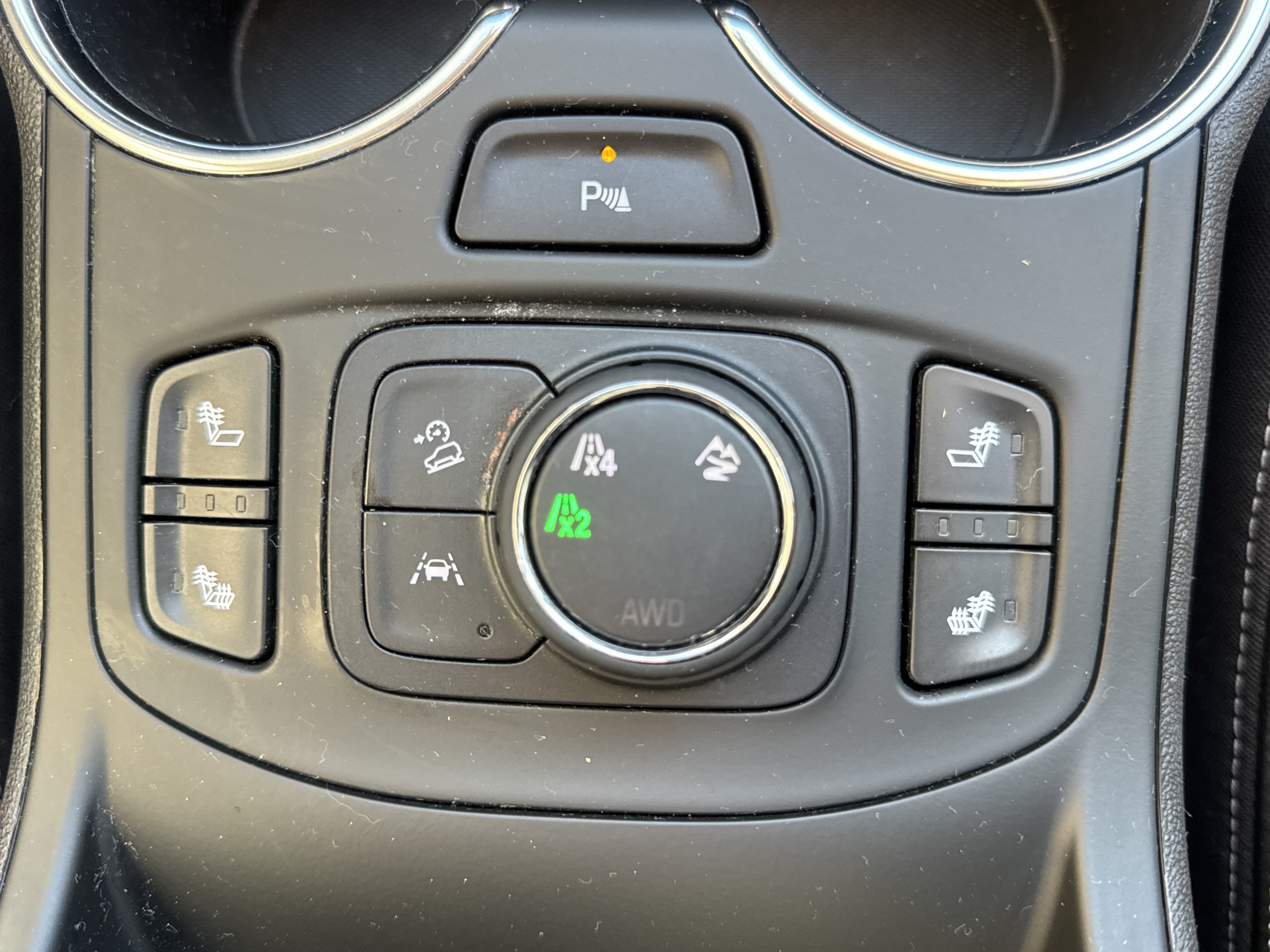 Used 2022 GMC Terrain SLT w/ Infotainment Package II AWD/4WD image 15