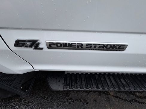 Certified 2022 Ford F350 Lariat w/ Lariat Ultimate Package image 10