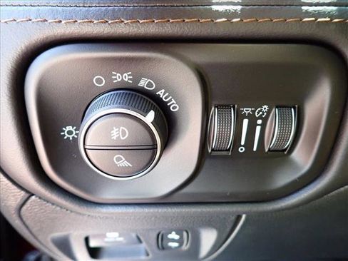 Used 2024 RAM 1500 Limited AWD/4WD image 18