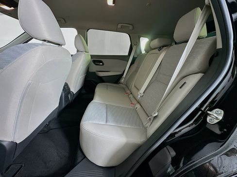 Used 2023 Nissan Rogue SV image 26