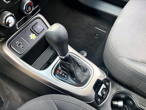 Used 2017 Jeep Compass Sport w/ Tech Group FWD image 15