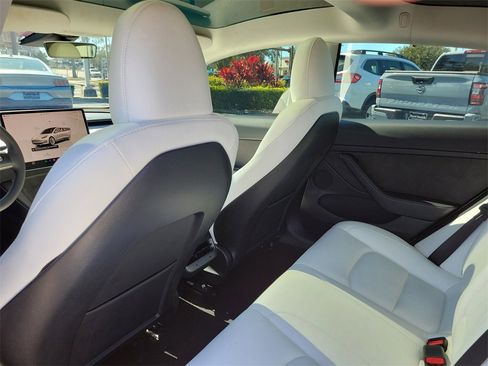 Used 2023 Tesla Model 3 Standard Range image 12