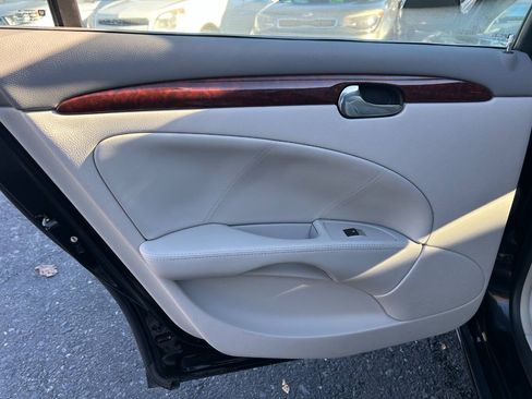 Used 2009 Buick Lucerne CX FWD image 23
