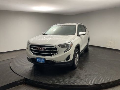 Certified 2021 GMC Terrain SLT image 3