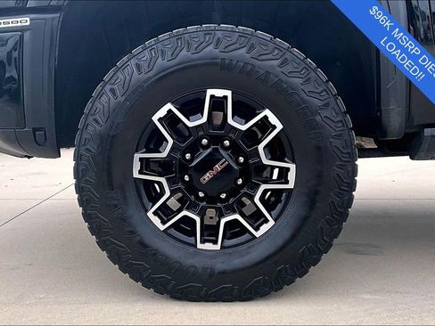 Used 2024 GMC Sierra 2500 AT4X image 11