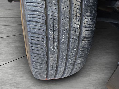 Used 2025 Subaru Forester Limited w/ Popular Package #2 image 32