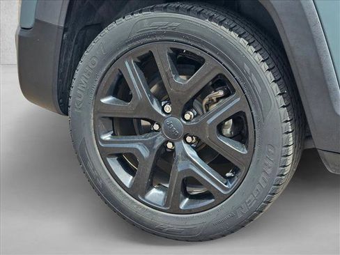 Used 2017 Jeep Renegade Altitude FWD image 14