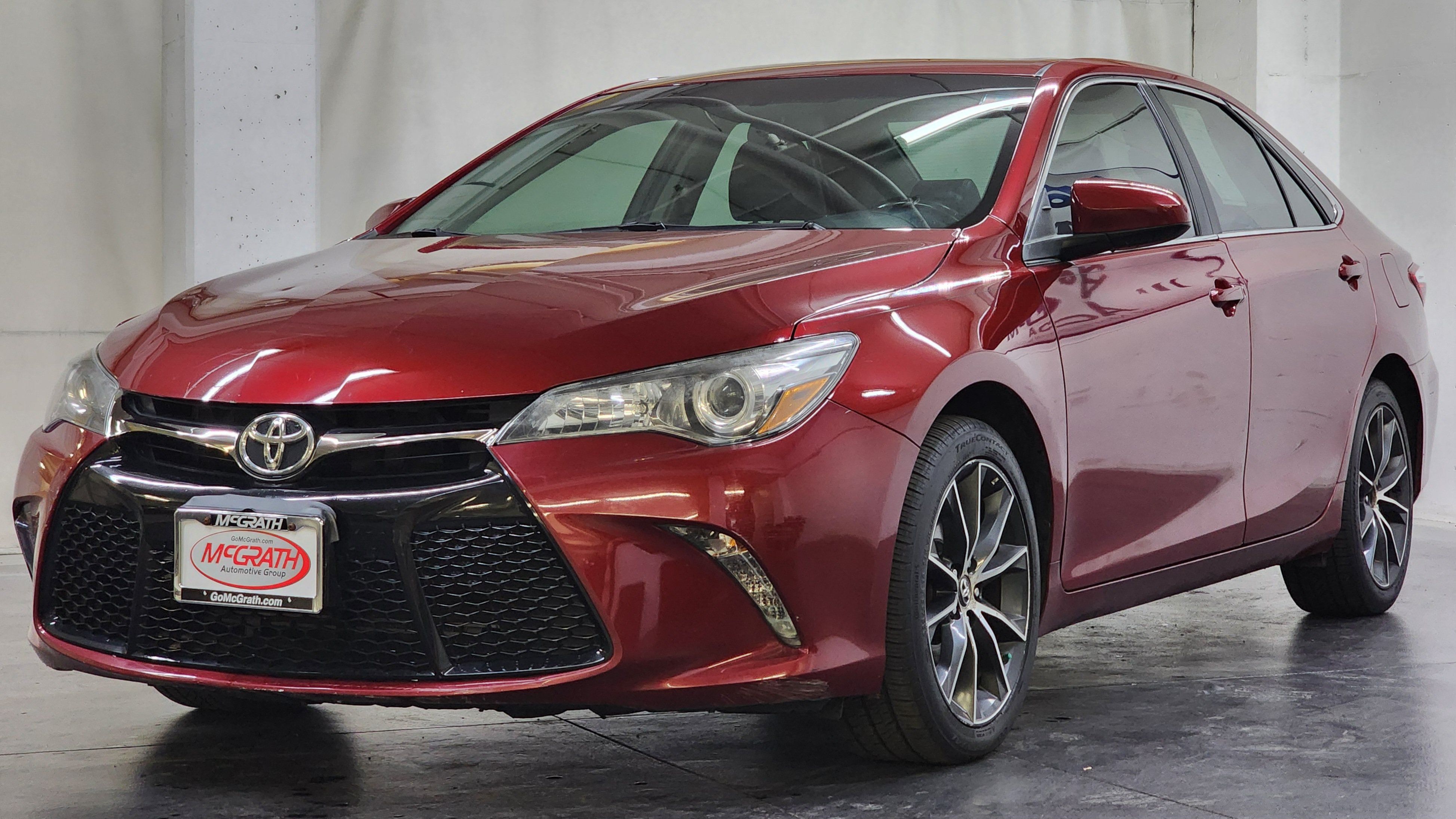 Used 2016 Toyota Camry XSE w/ Moonroof Package FWD image 11