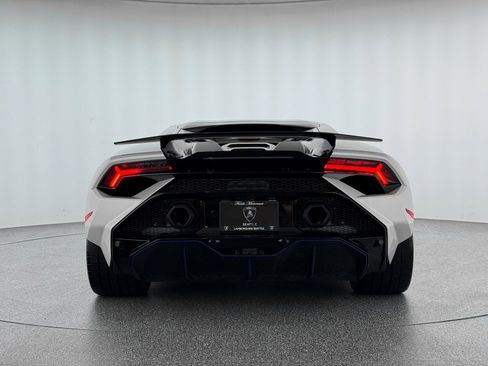 Used 2023 Lamborghini Huracan Tecnica image 5