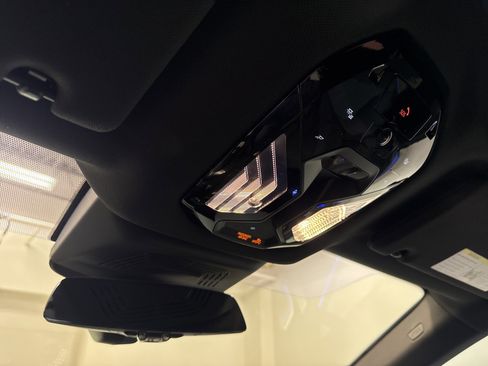 Used 2025 BMW iX M60 image 21