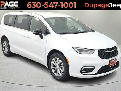New 2026 Chrysler Pacifica Select