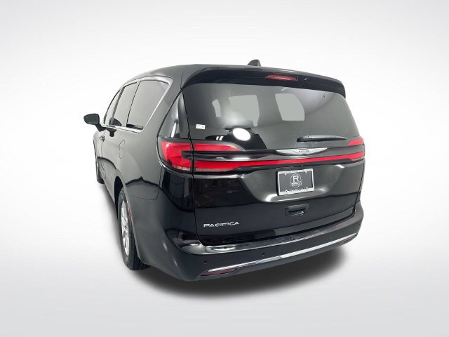 Used 2024 Chrysler Pacifica Touring-L FWD image 31