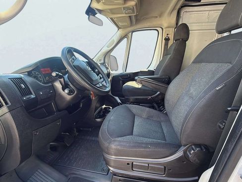 Used 2018 RAM ProMaster 2500 w/ Premium Appearance Group FWD image 11