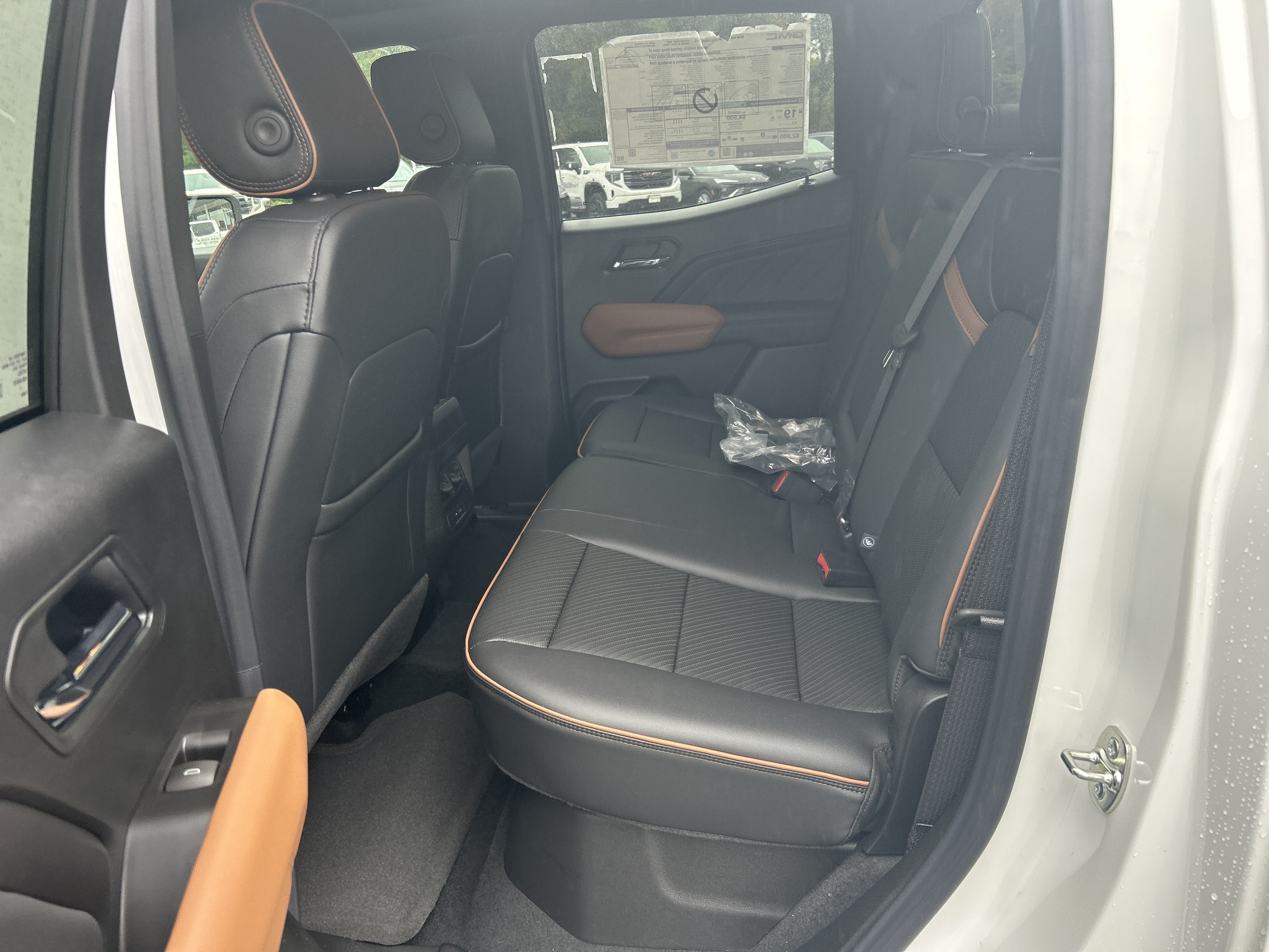 New 2026 GMC Canyon AT4 w/ Technology Plus Package AWD/4WD image 29