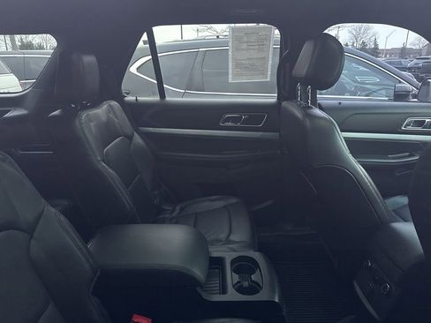 Used 2016 Ford Explorer XLT w/ Equipment Group 202A image 14