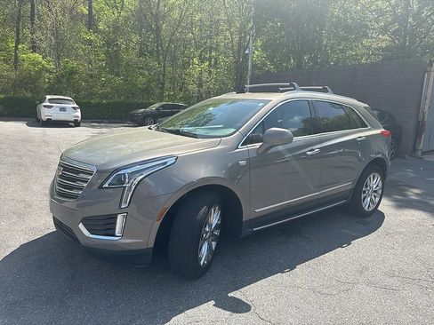 Used 2019 Cadillac XT5 Luxury image 2
