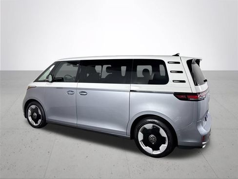 Certified 2025 Volkswagen ID. Buzz Pro S Plus AWD/4WD image 9