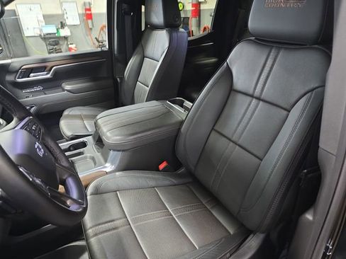 Used 2025 Chevrolet Silverado 1500 High Country w/ Midnight Edition AWD/4WD image 13