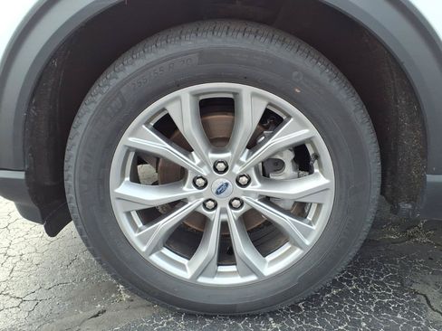 Used 2023 Ford Explorer XLT w/ Equipment Group 202A AWD/4WD image 7