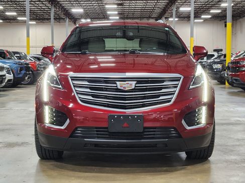 Used 2018 Cadillac XT5 Premium Luxury FWD image 2