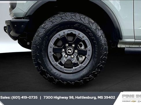 Used 2022 Ford Bronco Badlands image 7