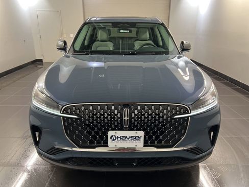 New 2026 Lincoln Aviator AWD image 2