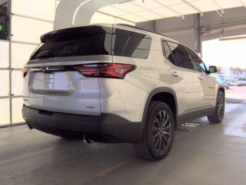 Used 2022 Chevrolet Traverse RS FWD image 8