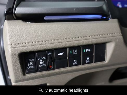 Used 2018 Honda Odyssey Elite image 23