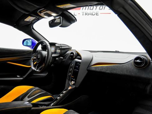 Used 2026 McLaren 750S Spider RWD image 17