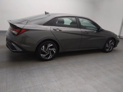 Used 2025 Hyundai Elantra Sport FWD image 10