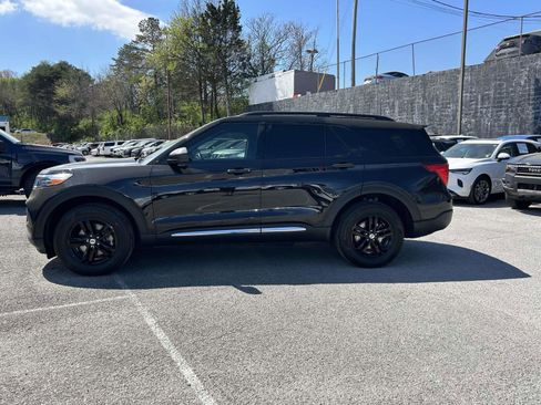 Used 2023 Ford Explorer XLT AWD/4WD image 6