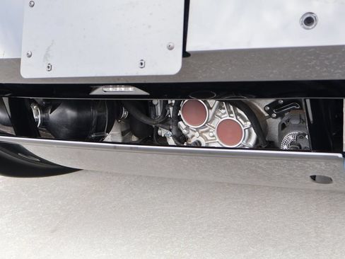 Used 2023 McLaren Artura RWD image 8