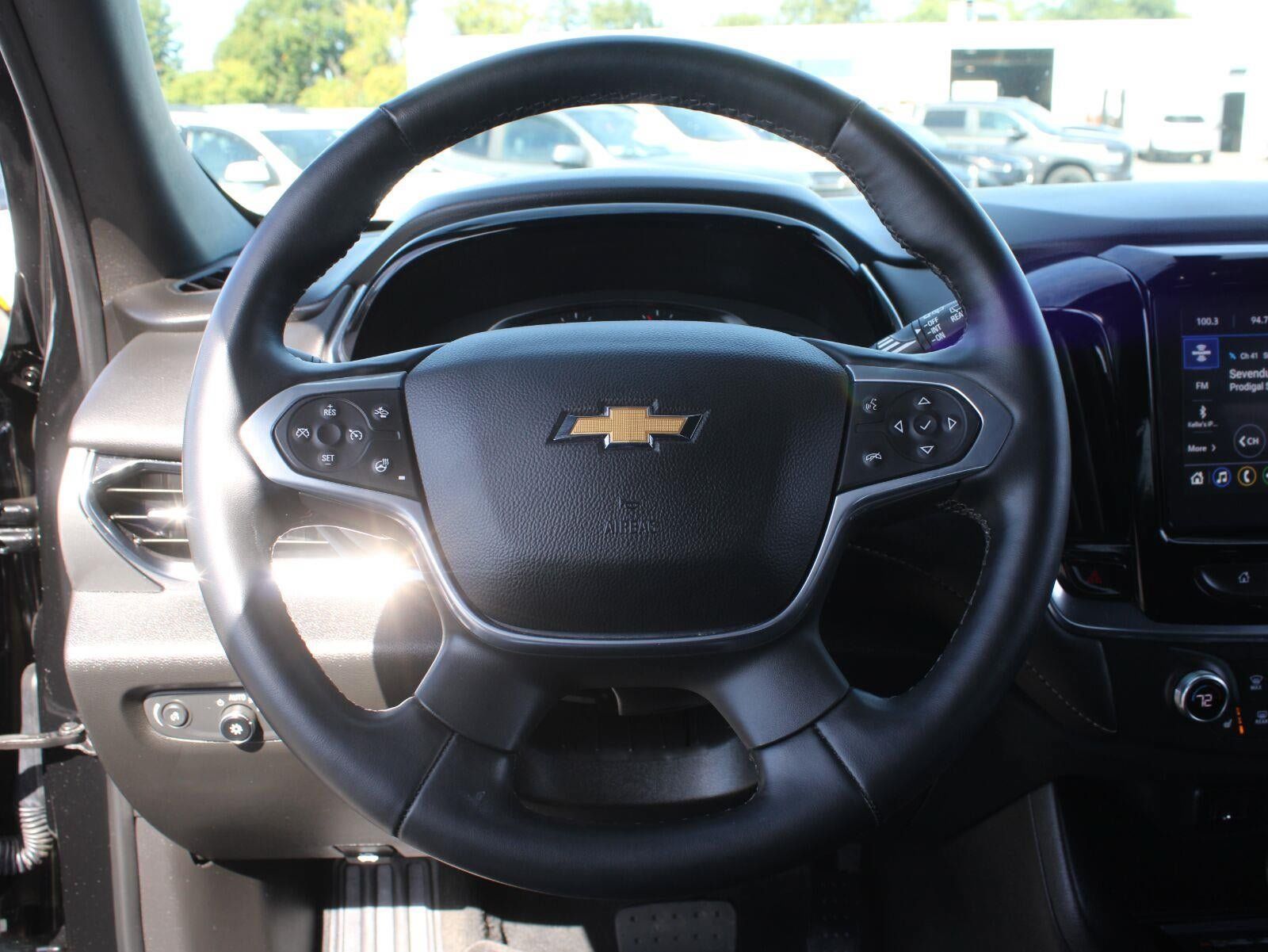 Used 2023 Chevrolet Traverse LT AWD/4WD image 11