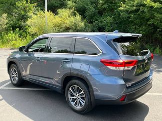 Used 2018 Toyota Highlander XLE AWD/4WD video 3