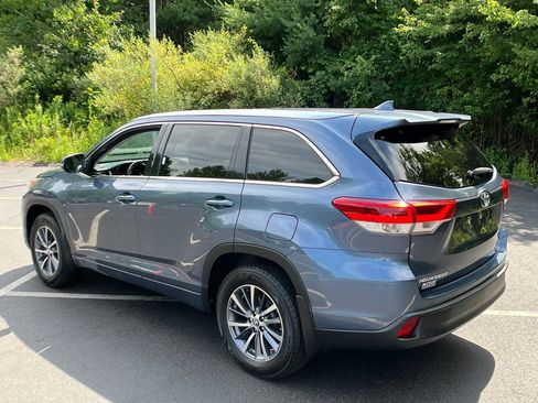 Used 2018 Toyota Highlander XLE AWD/4WD image 3