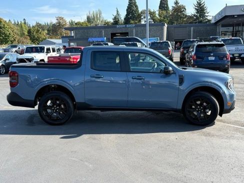 New 2025 Ford Maverick Lariat w/ Black Appearance Package image 4