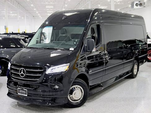 Used 2024 Mercedes-Benz Sprinter 3500 image 5