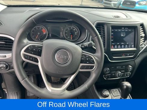 Used 2022 Jeep Cherokee Latitude AWD/4WD image 14
