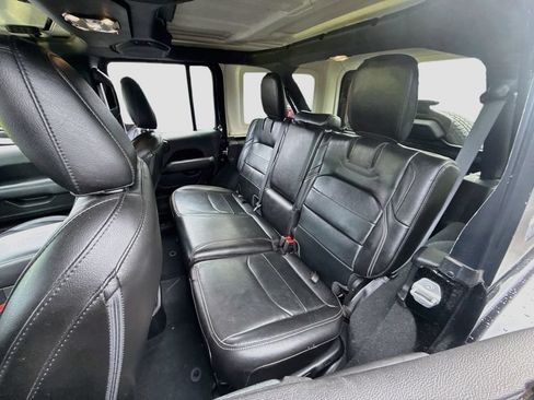 Used 2023 Jeep Wrangler Unlimited Sahara w/ Cold Weather Group AWD/4WD image 27